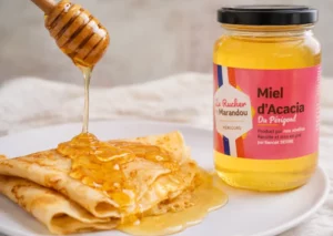 Crêpes dorées nappées de miel artisanal pour la Chandeleur